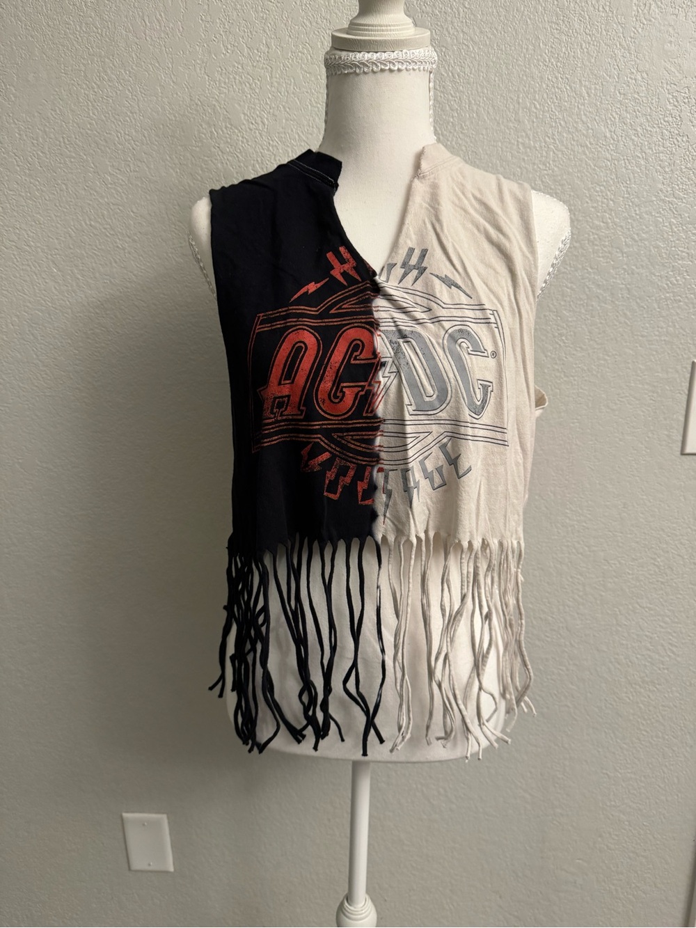 AC/DC High Voltage Split Tie Dye Fringe Crop Tank Top Medium
